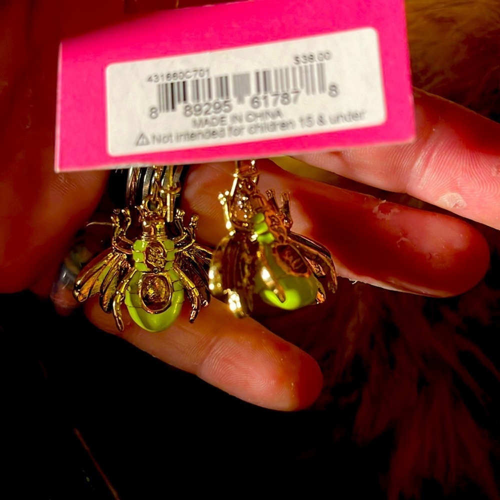 NWT Betsy Johnson Shepard hook bees! Adorbs! - Picture 2 of 3